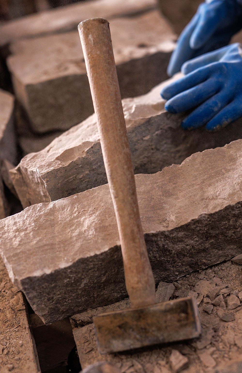 Rademann stone block and a hammer